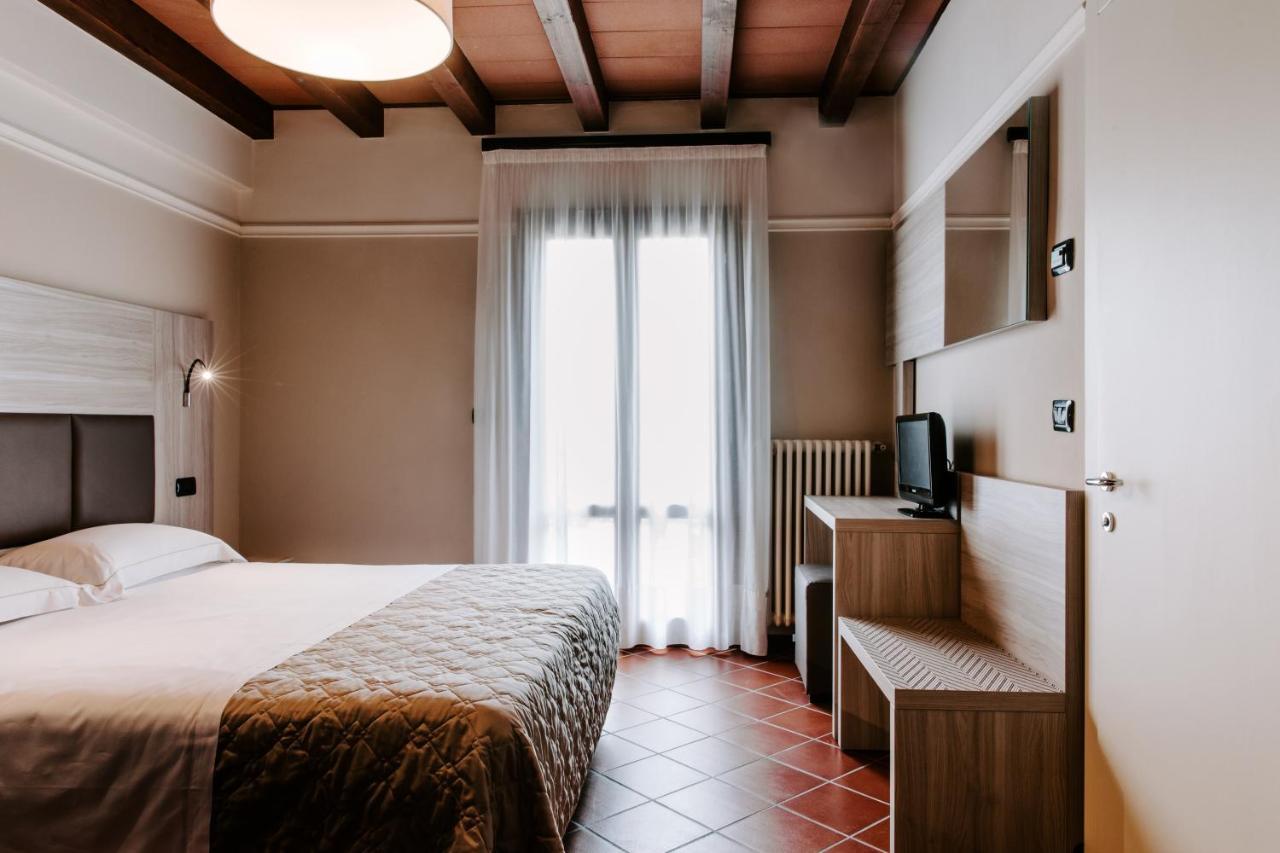 Country House Santa Maria Maddalena Budrio  Bagian luar foto